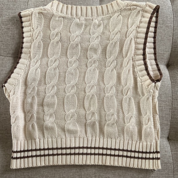 Stradivarius sweater vest in beige with brown accents - Picture 2 of 2